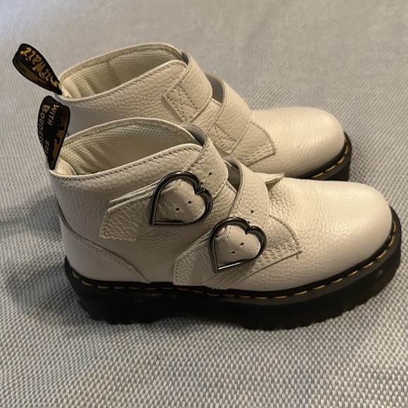 Dr.Martens Devon Heart Leather Platform Boots - Picture 7 of 10